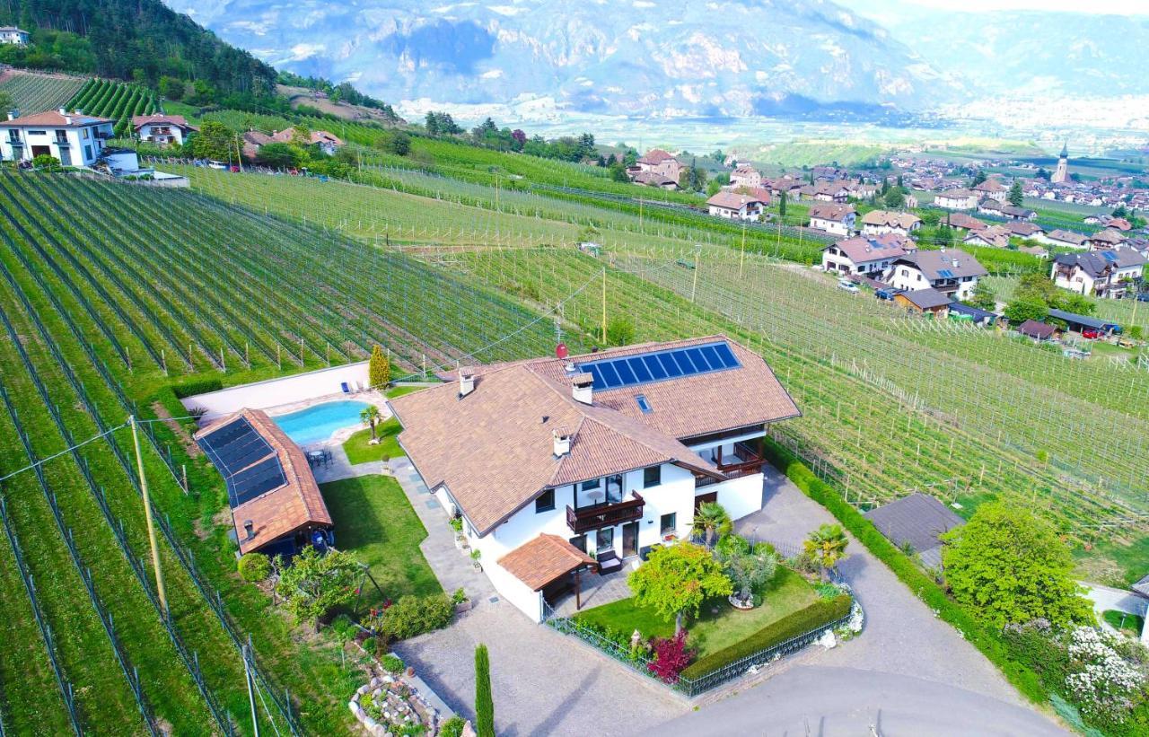 Strahlerhof Daire Appiano Sulla Strada Del Vino Dış mekan fotoğraf