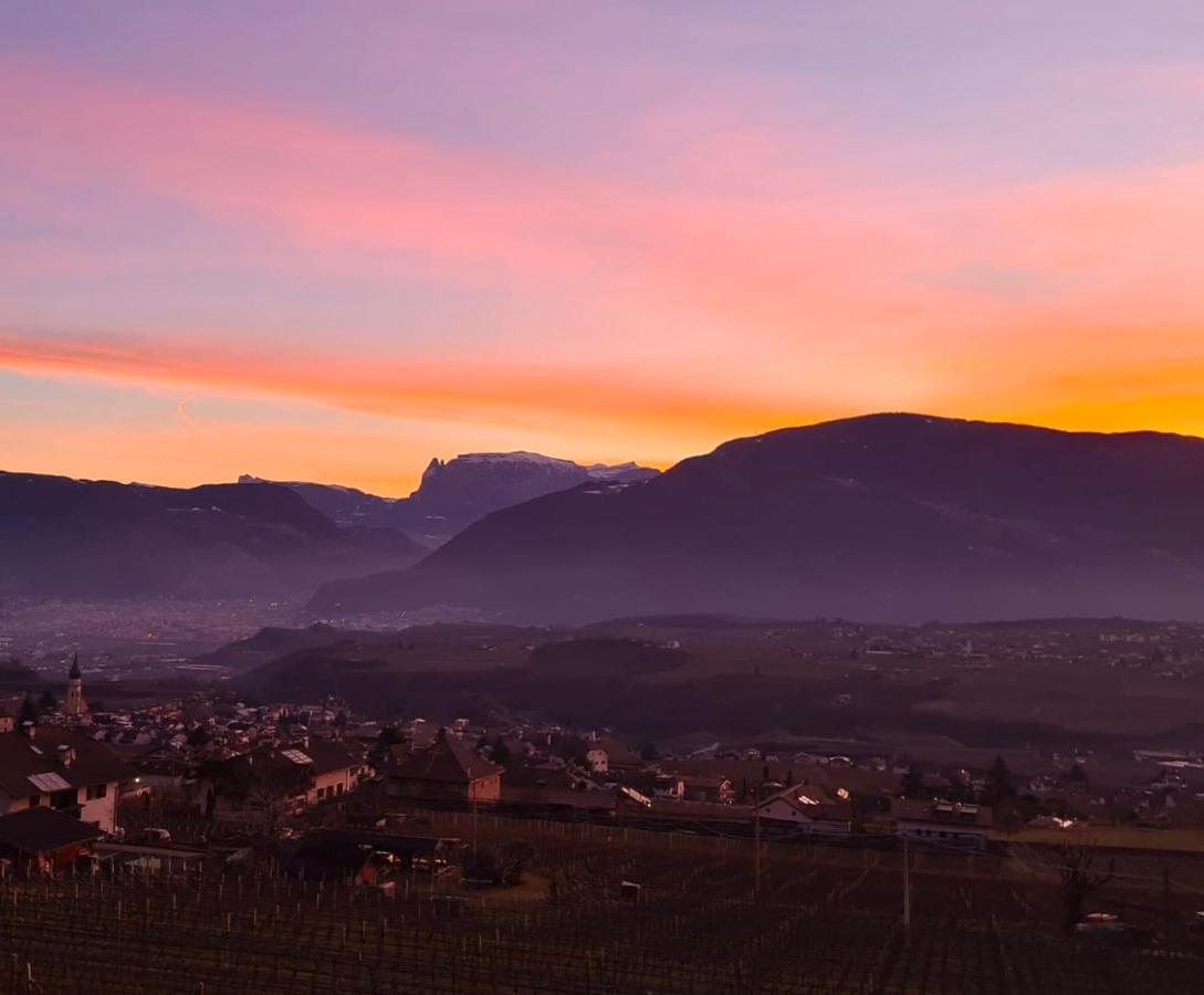 Strahlerhof Daire Appiano Sulla Strada Del Vino Dış mekan fotoğraf